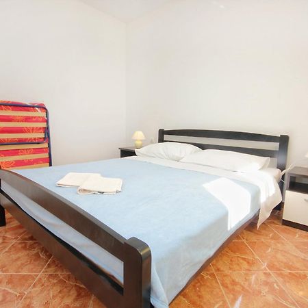 Apartments By The Sea Vlasici, Pag - 9324 Номер фото